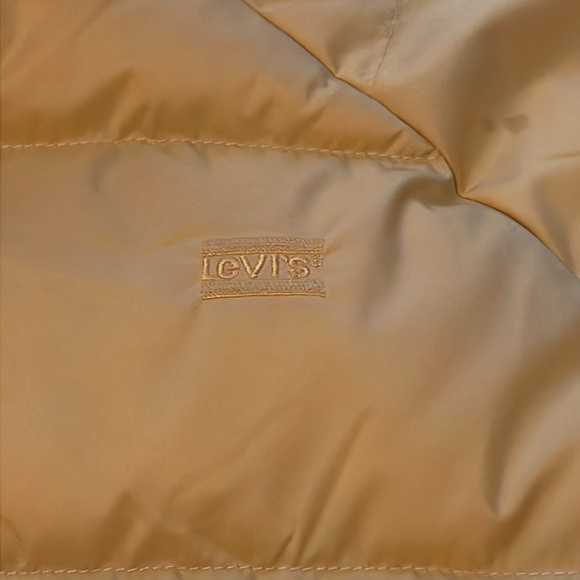 Levi’s Reversible Puffer Jacket yellow on one side - leopard and Black on other - Picture 7 of 13